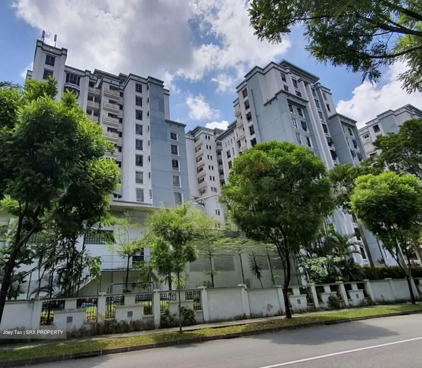 Parkview Apartments (D23), Apartment #578859031